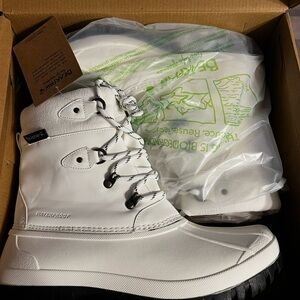 BearPaw White Tessie Boots